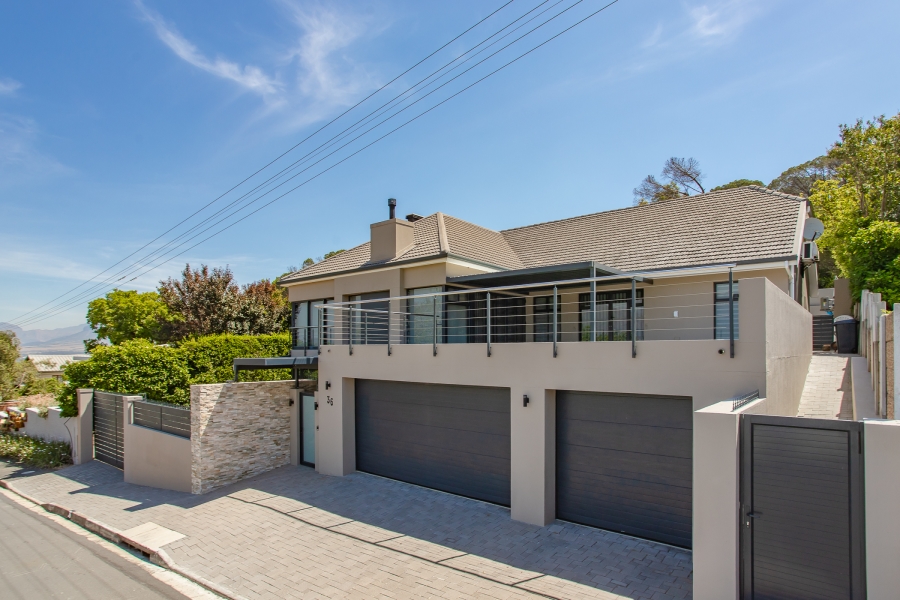 4 Bedroom Property for Sale in Courtrai Western Cape